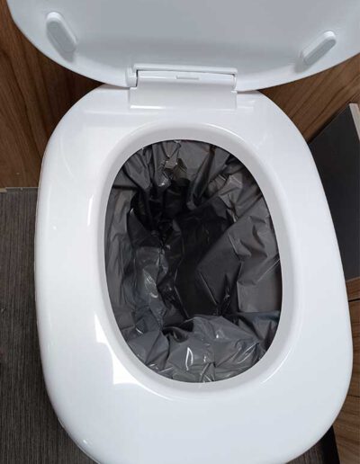 Wohnmobil-Toilette mit automatischer Folienbeutel-Verschweißtechnik